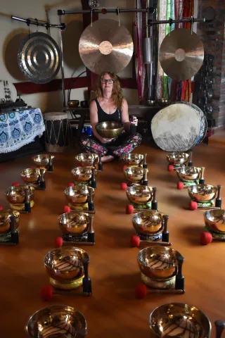 Singing bowls 